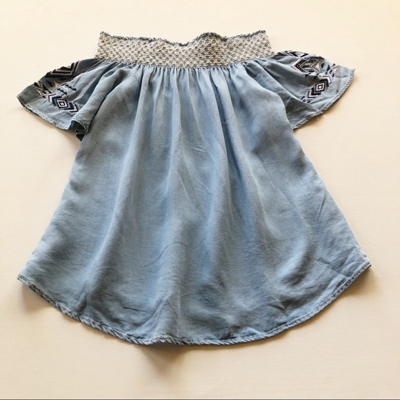 Big Strike USA Off the Shoulder Boho Top - Picture 4 of 6